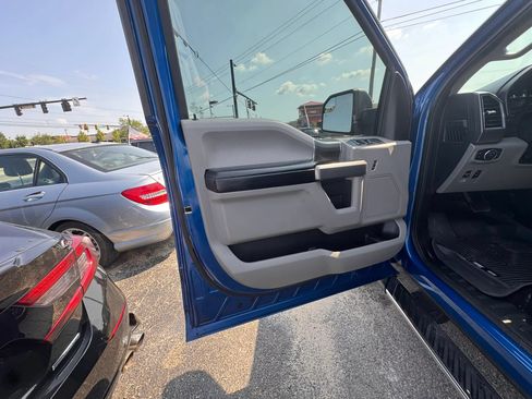 Used 2018 Ford F150 XLT w/ Equipment Group 302A Luxury AWD/4WD image 17