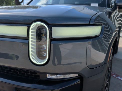 Used 2024 Rivian R1S Adventure AWD/4WD image 6
