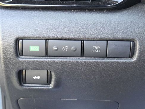 Used 2024 Nissan Sentra SV FWD image 26