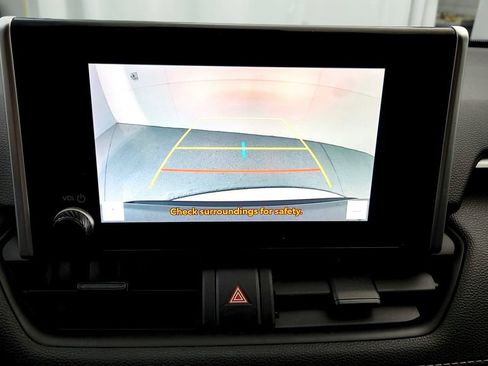 Used 2023 Toyota RAV4 LE AWD/4WD image 31