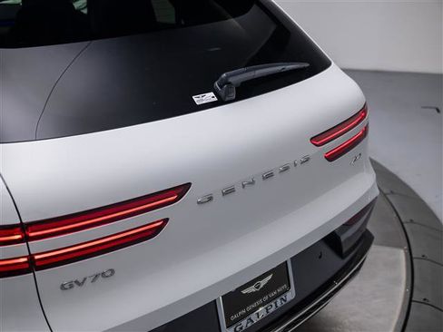 New 2026 Genesis GV70 2.5T Advanced image 31