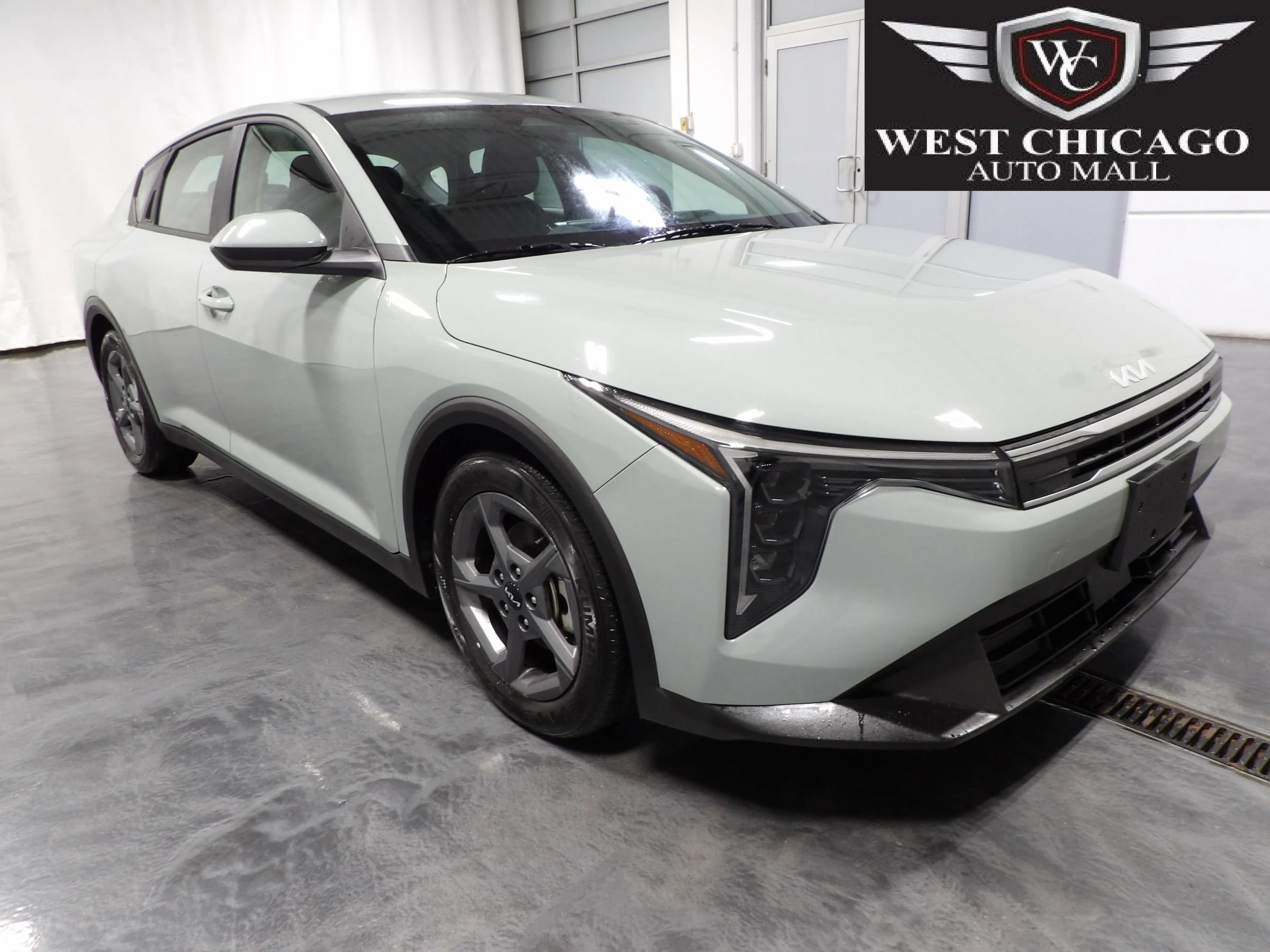 Used 2025 Kia K4 FWD image 1