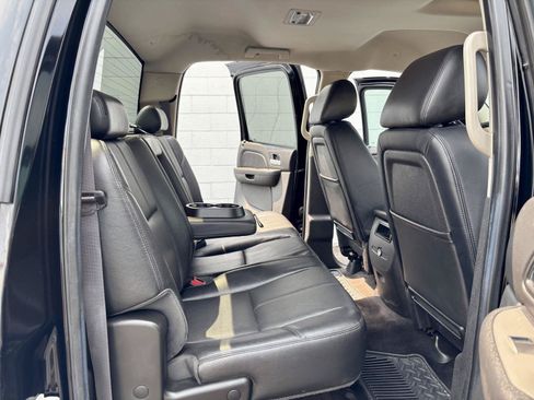 Used 2014 Chevrolet Silverado 2500 LTZ w/ LTZ Plus Package AWD/4WD image 9