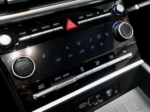 Certified 2025 Hyundai Santa Fe SEL image 30