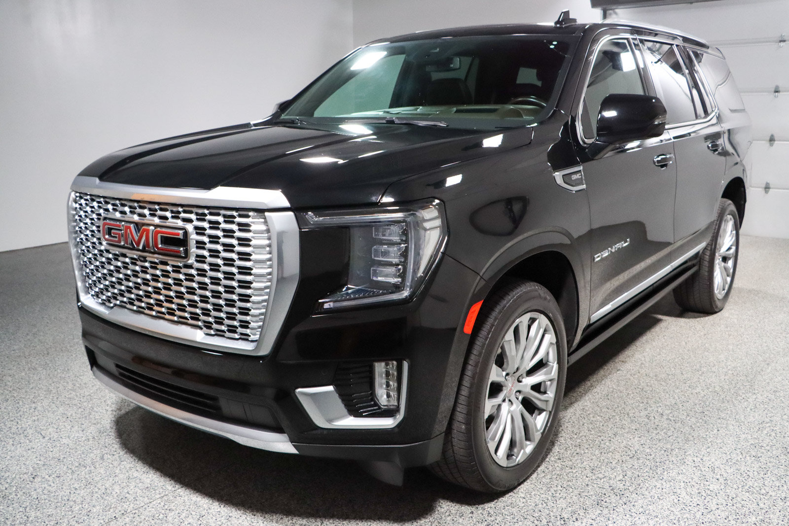Used 2023 GMC Yukon Denali w/ LPO, Floor Liner Package AWD/4WD image 37