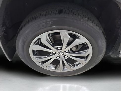 Used 2022 Toyota RAV4 XLE Premium AWD/4WD image 11