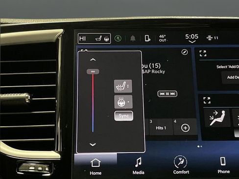 Certified 2024 Chrysler Pacifica Touring-L image 8