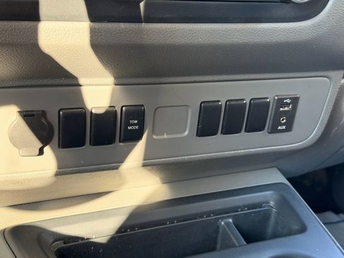 Used 2020 Nissan NV 3500 S image 25