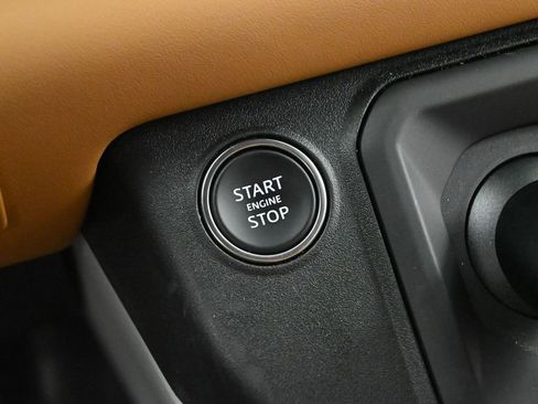 Used 2024 Land Rover Defender 130 S image 46