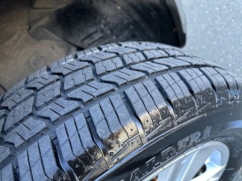 Used 2012 Hyundai Santa Fe Limited w/ Navigation Pkg 4 image 18