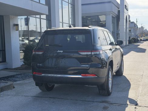 New 2025 Jeep Grand Cherokee Laredo X w/ Luxury Tech Group I image 5