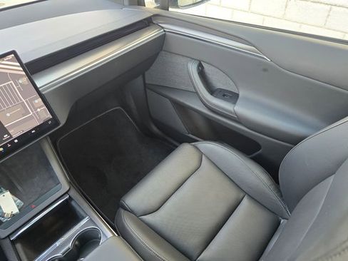 Used 2023 Tesla Model X Plaid image 43