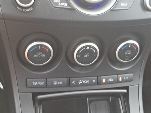 Used 2013 MAZDA MAZDA3 i Touring FWD image 21