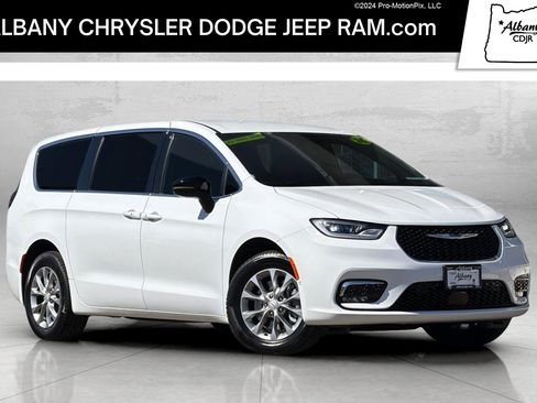 New 2026 Chrysler Pacifica Select image 1