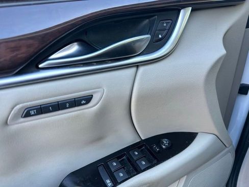 Used 2017 Cadillac XTS Luxury image 16