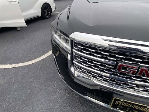 Used 2021 GMC Acadia Denali w/ Denali Technology Package image 10