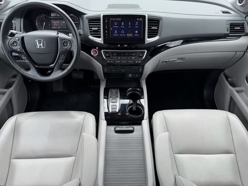 Used 2017 Honda Pilot Touring image 10