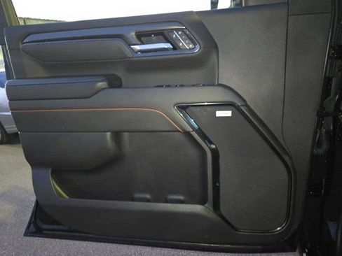 Used 2025 GMC Sierra 2500 AT4 w/ AT4 Premium Plus Package image 26