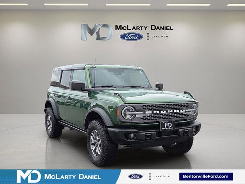 Used 2025 Ford Bronco Badlands image 1