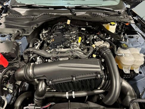 Used 2025 Ford Mustang Premium image 27