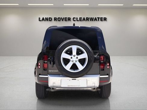 Used 2025 Land Rover Defender 110 S AWD/4WD image 4