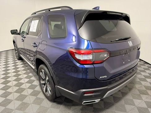 Used 2023 Honda Pilot Elite image 4