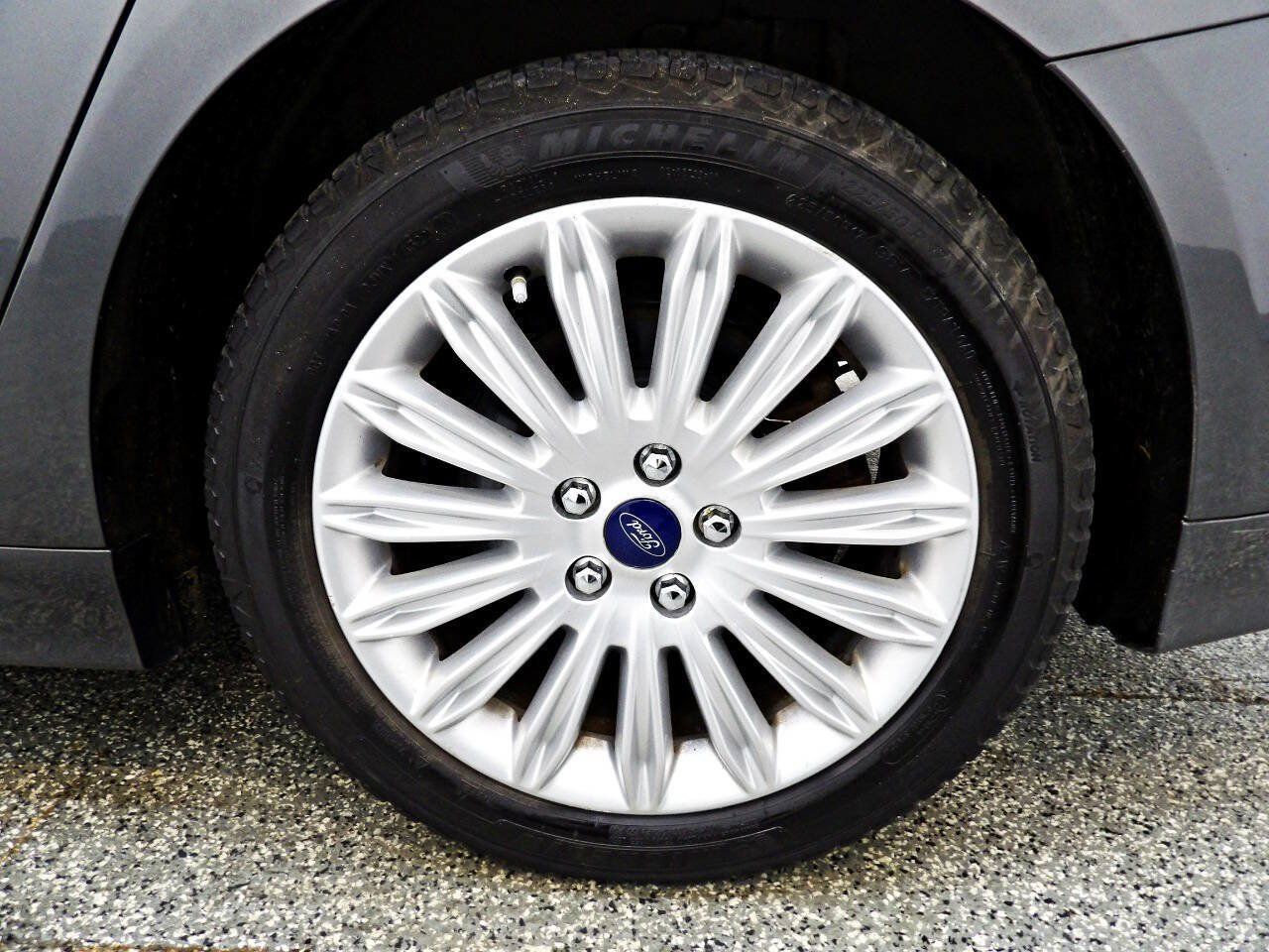 Used 2016 Ford Fusion SE w/ Equipment Group 502A FWD image 20