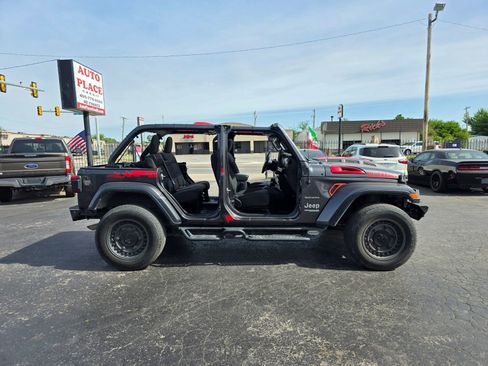 Used 2019 Jeep Wrangler Unlimited Sahara w/ Safety Group AWD/4WD image 20