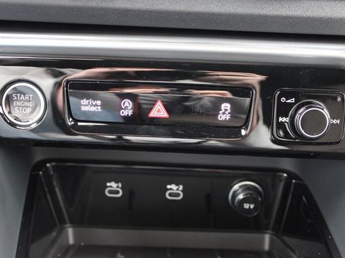 Used 2025 Audi Q5 Premium w/ Convenience Package AWD/4WD image 21