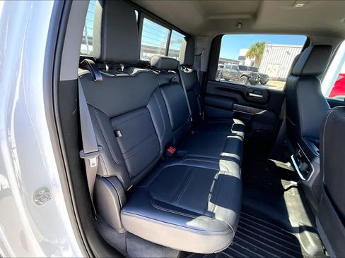 Used 2023 GMC Sierra 2500 Denali w/ Denali Ultimate Package AWD/4WD image 18