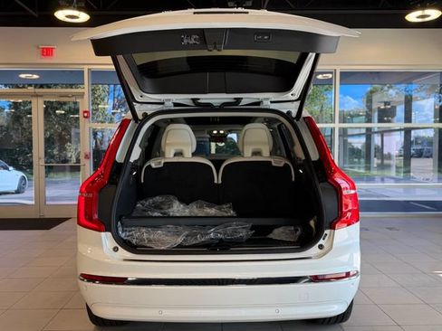 Used 2024 Volvo XC90 B5 Plus w/ Protection Package Premier AWD/4WD image 37