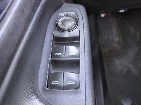 Used 2018 Chevrolet Equinox LT image 21