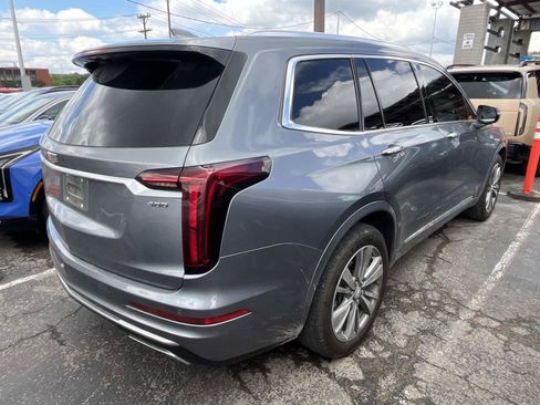 Used 2021 Cadillac XT6 Premium Luxury FWD image 6