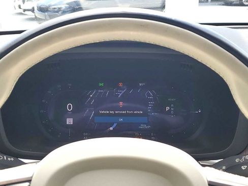 Used 2022 Volvo XC60 T8 Inscription Expression w/ Advanced Package image 33