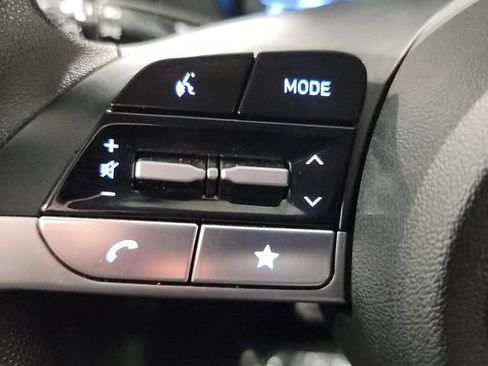 Used 2024 Hyundai Elantra SE FWD image 20