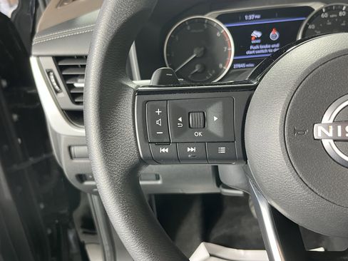 Used 2023 Nissan Rogue SV AWD/4WD image 19