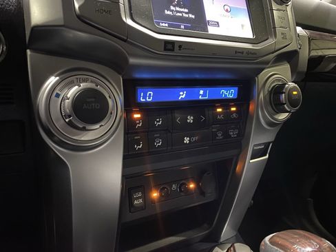 Used 2019 Toyota 4Runner Limited AWD/4WD image 10
