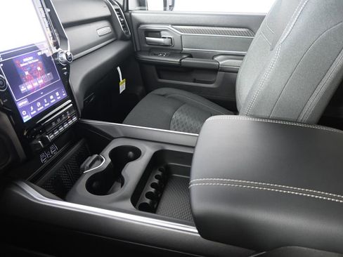 New 2026 RAM 3500 Big Horn AWD/4WD image 32