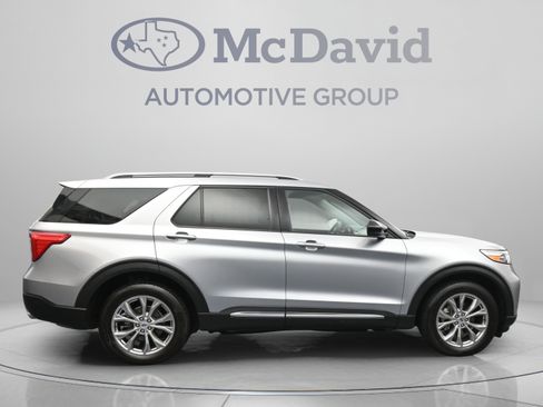 Used 2023 Ford Explorer Limited AWD/4WD image 9