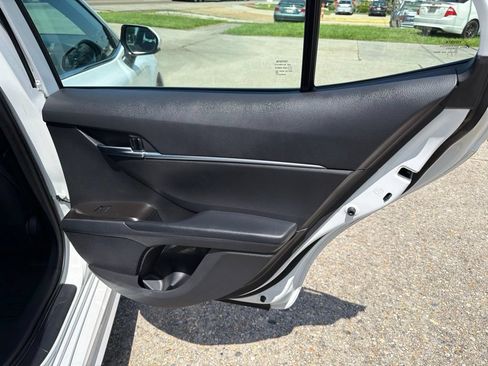 Used 2021 Toyota Camry SE FWD image 20
