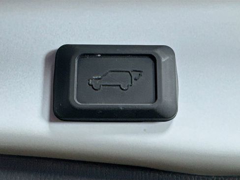Used 2025 Toyota RAV4 XLE w/ Convenience Package AWD/4WD image 31