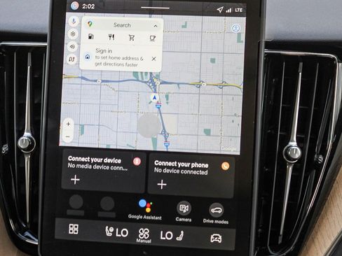 New 2026 Volvo XC60 B5 Plus w/ Climate Package PRO image 17