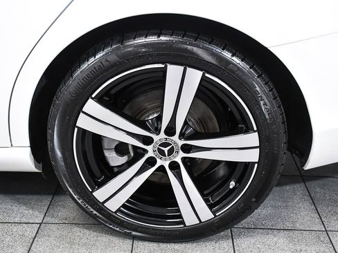Used 2025 Mercedes-Benz C 300 4MATIC Sedan image 8