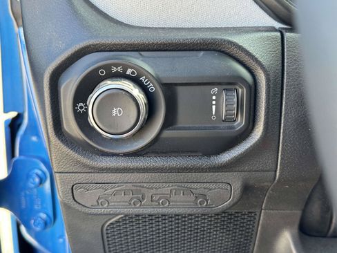 Used 2025 Jeep Wrangler Unlimited Sport AWD/4WD image 24