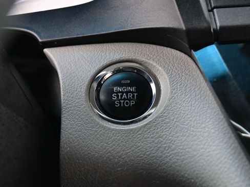 Used 2017 Toyota Sienna Limited Premium image 24