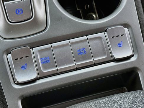 Used 2023 Hyundai Kona SE image 4