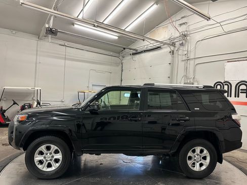 Used 2022 Toyota 4Runner SR5 image 11