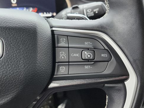 Used 2022 Jeep Grand Cherokee L Laredo w/ Luxury Tech Group I image 35