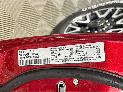 New 2026 RAM 2500 Limited w/ Towing Technology Group image 19