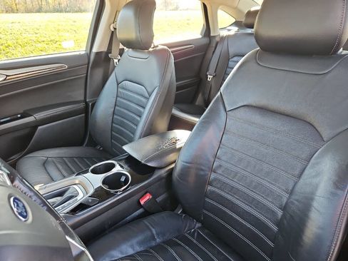 Used 2013 Ford Fusion SE image 11